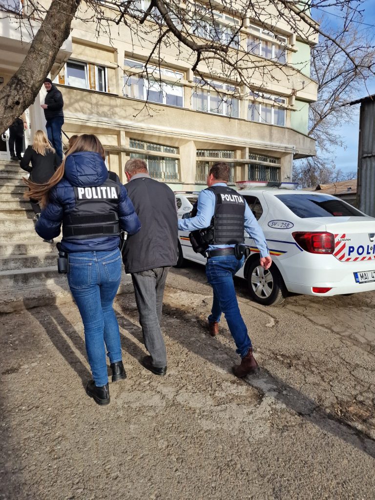 Încă un bărbat reținut de polițiști pentru acte de cruzime față de animale