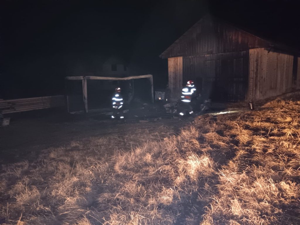 Incendiu la un container de locuit din Nisipitu 