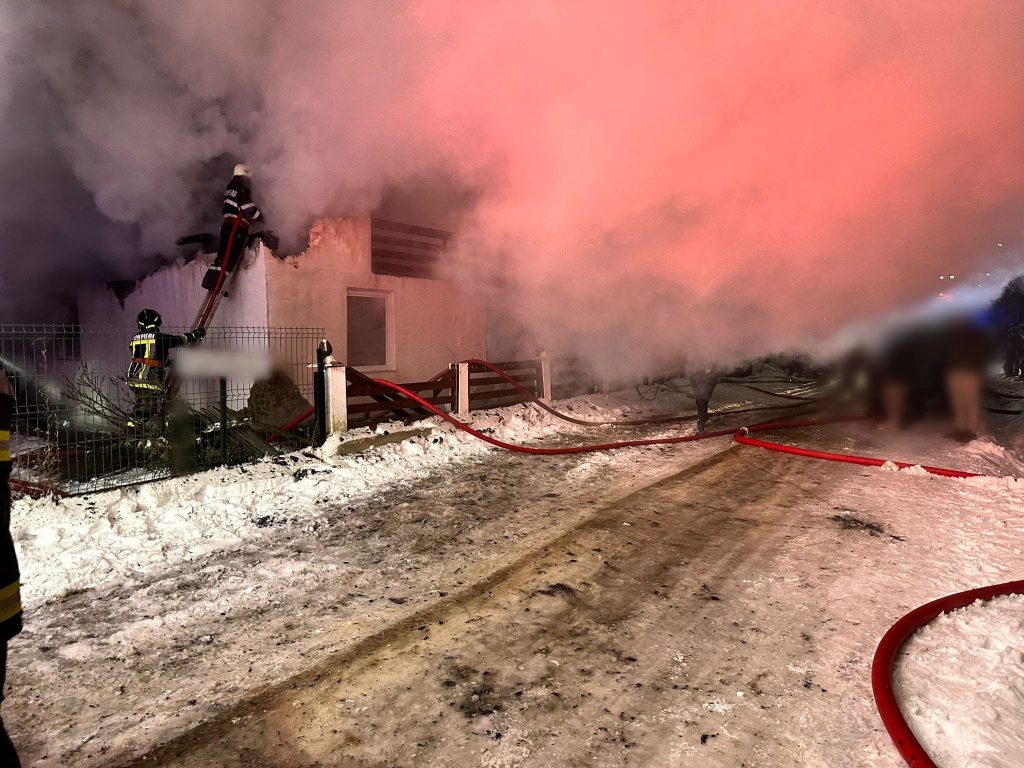 Incendiu la o casă de locuit din localitatea Voievodeasa, comuna Sucevița