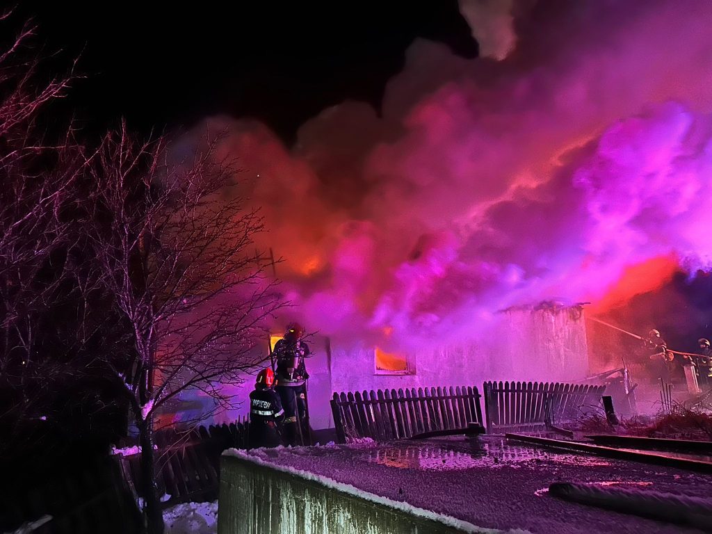 Incendiu la o casă de locuit din localitatea Voievodeasa, comuna Sucevița