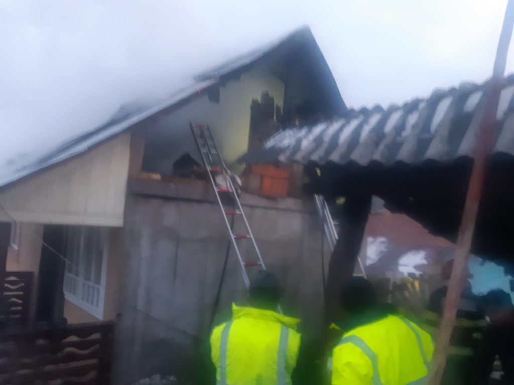 Un incendiu a izbucnit la o casă de locuit din comuna Pătrăuți