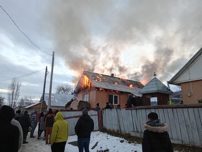 Un incendiu a izbucnit la o casă de locuit din comuna Pătrăuți
