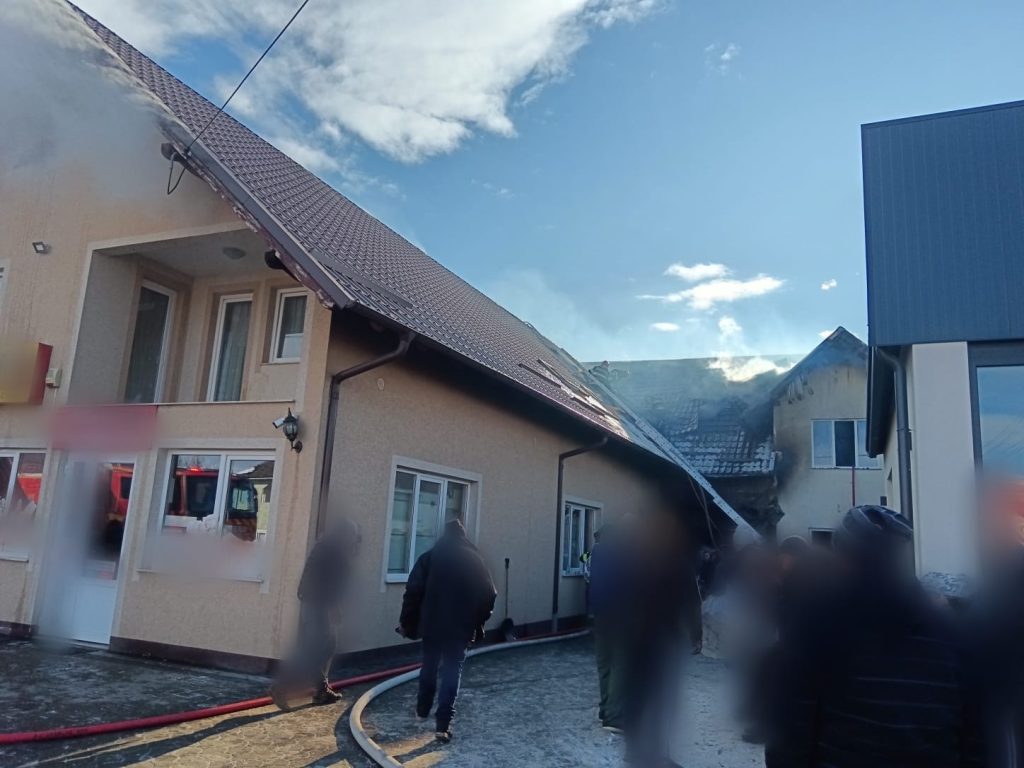 Incendiu la o clădire din Vicovu de Sus Incendiu la o clădire din Vicovu de Sus