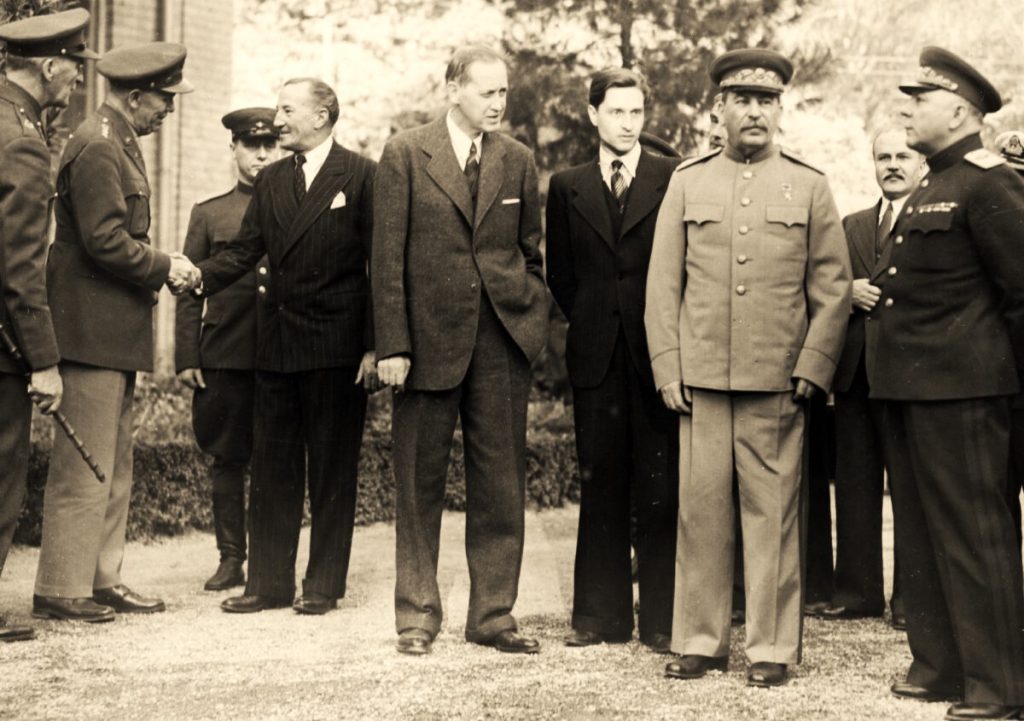Conferința de la Ialta- între victorii și viitoare