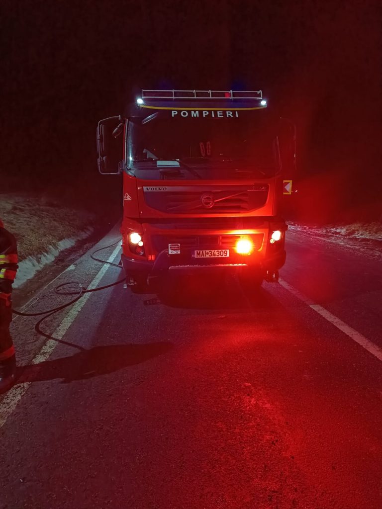 Accident rutier în Crețești: Un adolescent rănit, descarcerat