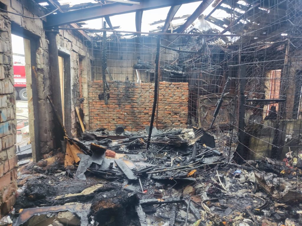 Incendiu izbucnit la mai multe garaje din municipiul Bârlad