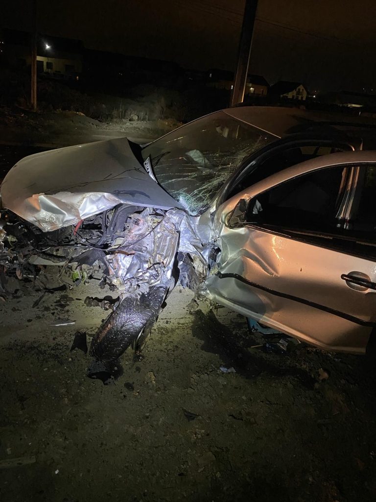 Accident rutier în Vaslui: un șofer rănit și scurgeri de combustibil 