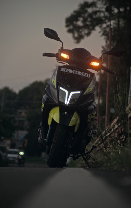 Motociclist fără permis prins de polițiști după o cursă periculoasă