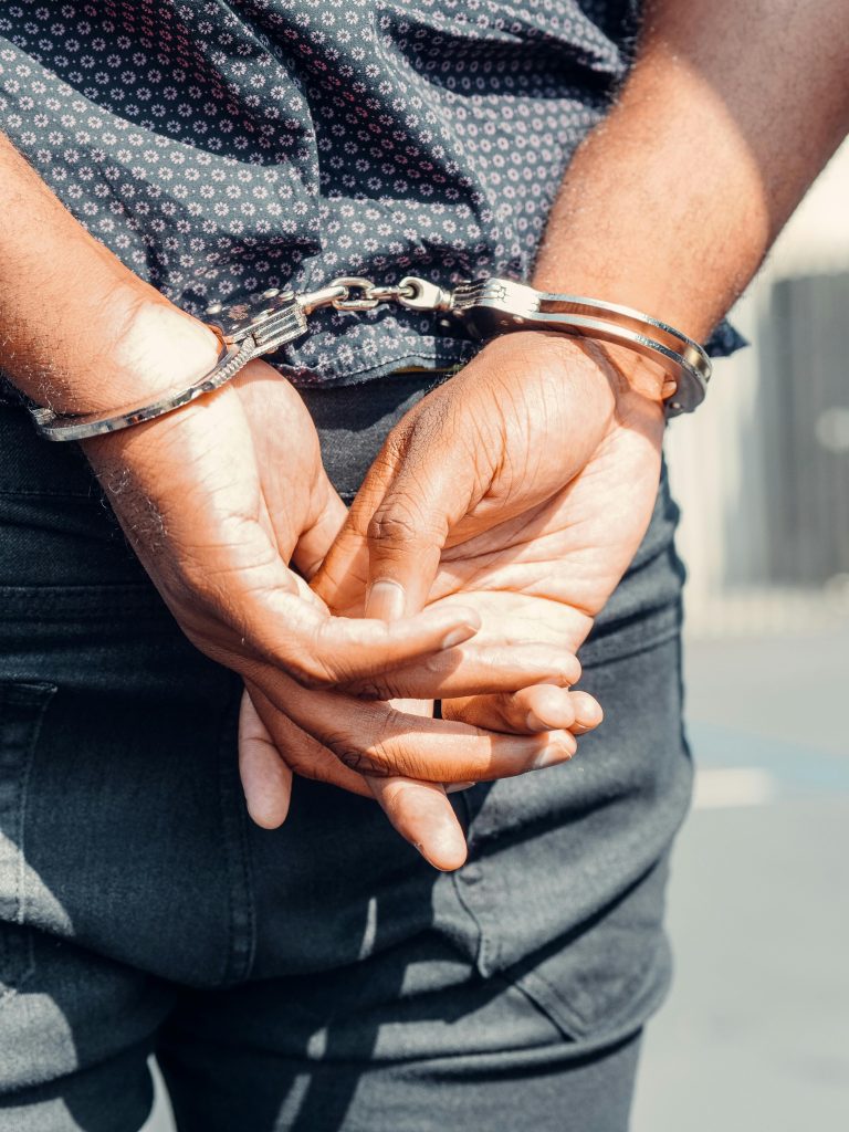 Bărbații reținuți de polițiștii din Bârlad sunt în vârstă de 24 și 32 de ani și provin din comuna Gherghești, județul Vaslui