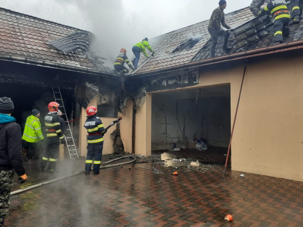 Pompierii din Vicovu de Sus și Rădăuți