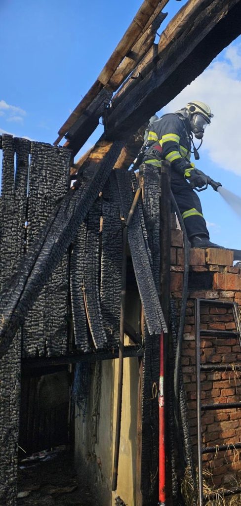 Incendii în Mureș: Intervențiile prompte ale pompierilor au salvat vieți și bunuri