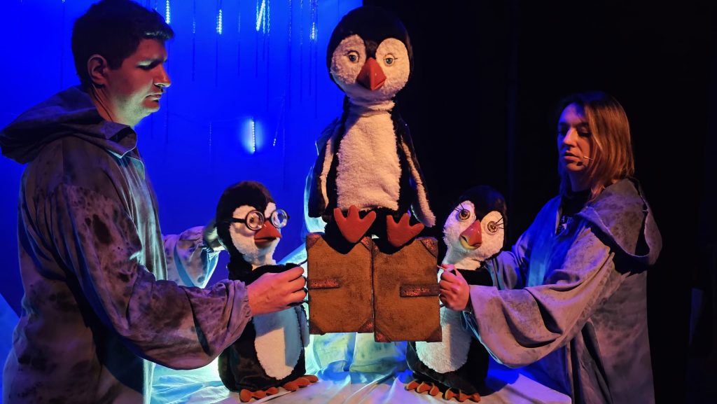Teatrul Arlechino vă invită la premiera spectacolului "Pinguinii în alertă"!