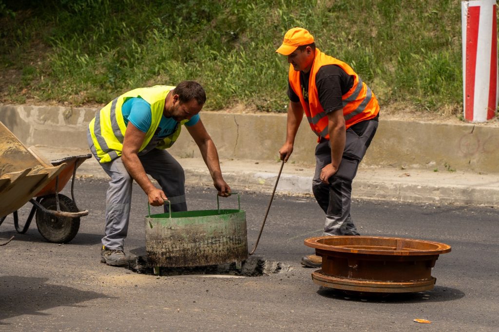 Asfaltarea străzii Baznei din Mediaș a început 