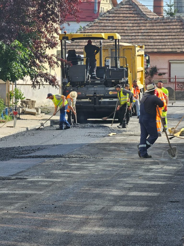 Mediaș: Lucrări de asfaltare pe strada Sebeșului 