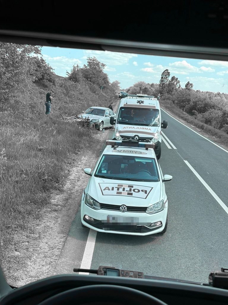 Accident rutier grav pe DN 15D: O persoană în stare de inconștiență și alte patru rănite
