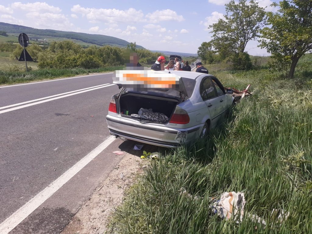 Accident rutier grav pe DN 15D: O persoană în stare de inconștiență și alte patru rănite