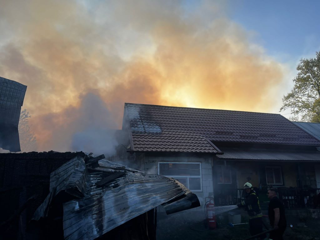 Incendiu în localitatea Valea Moldovei