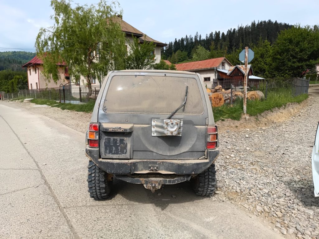 Un șofer care a condus un autoturism neîmatriculat a fost oprit cu focuri de armă după o urmărire în trafic