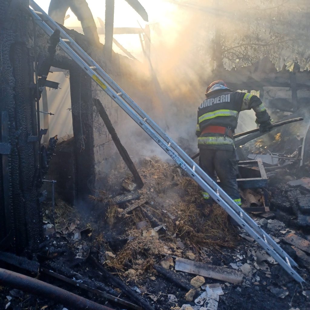 Incendiu izbucnit la o gospodărie din satul Stăncuța, comuna Zvoriștea din județul Suceava