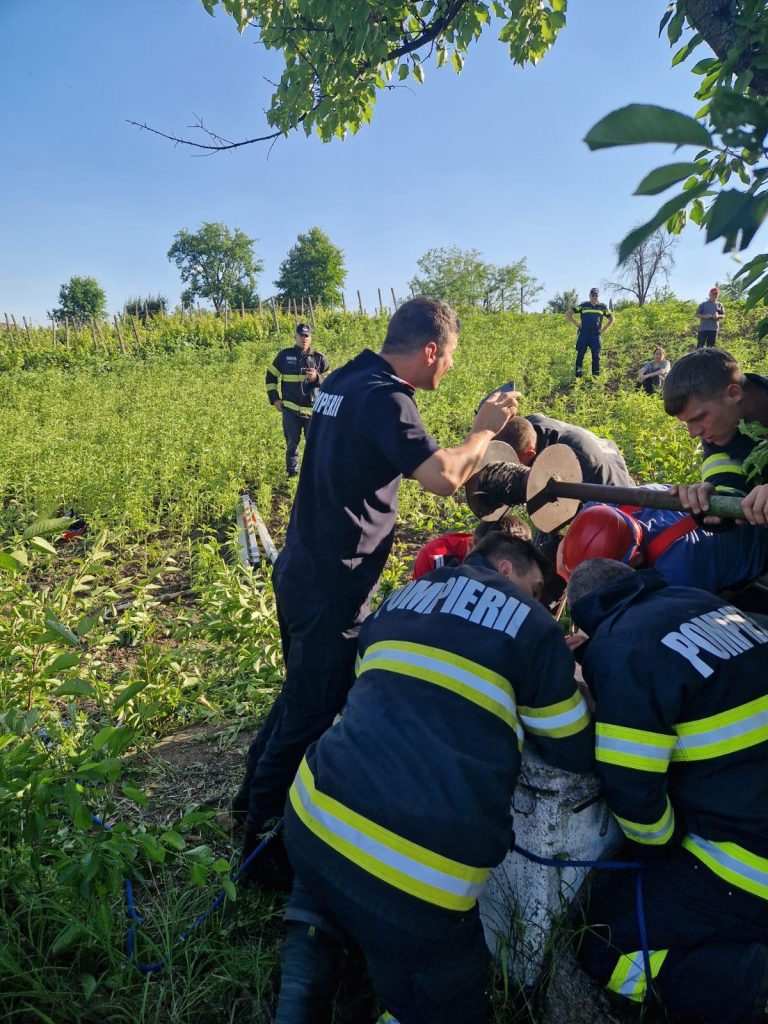 Femeie găsită moartă într-o fântână la Portari, comuna Zăpodeni