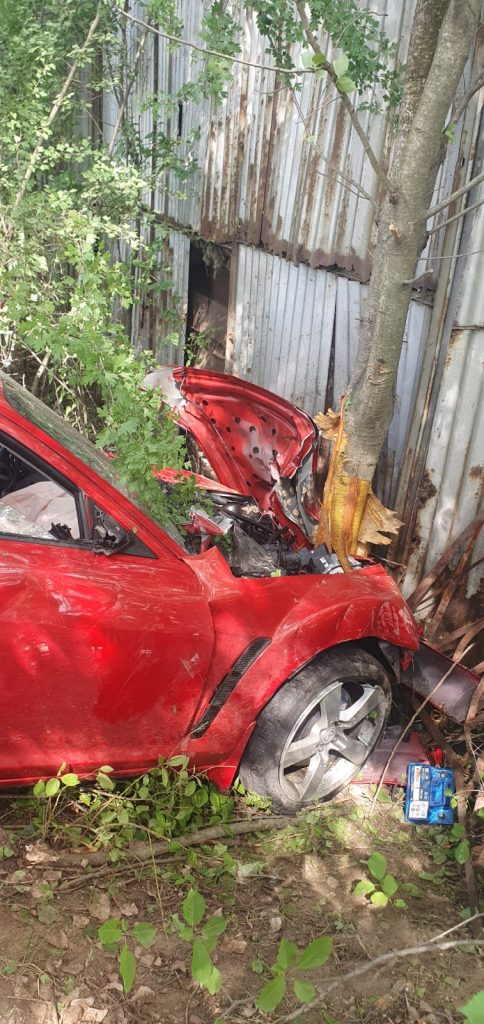 Autoturism a ieșit de pe carosabil în municipiul Suceava, în zona „Termica"