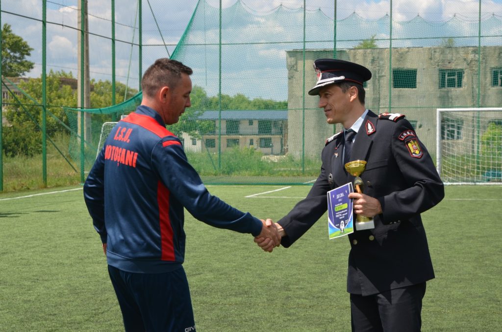 Pompierii vasluieni s-au clasat pe locul II la turneul zonal al Cupei ASPR la minifotbal 