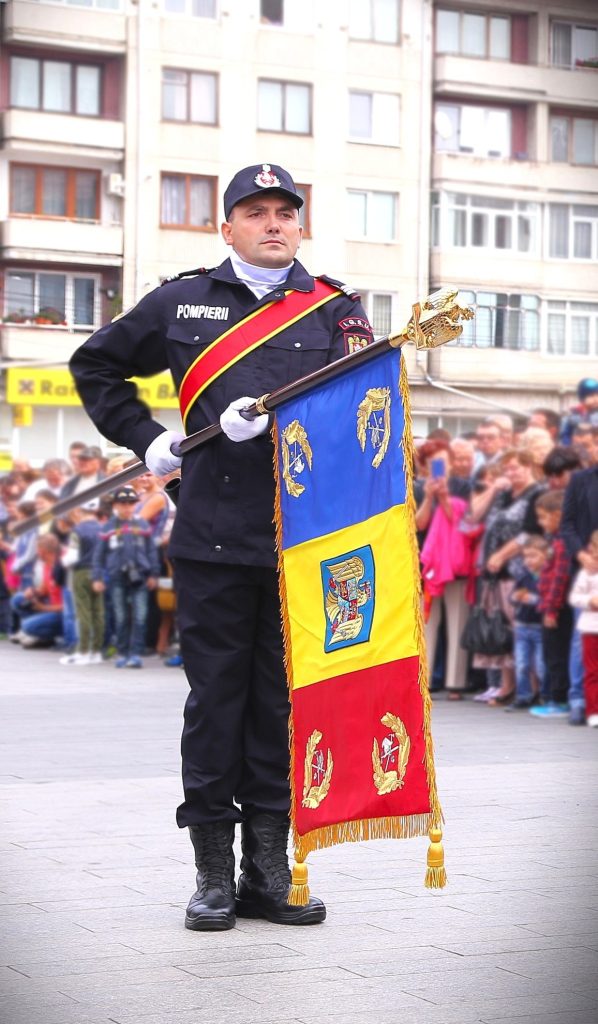 ISU „Bucovina” Suceava a sărbătorit 100 de ani de la prima atestare a pompierilor militari suceveni și decorarea Drapelului de Luptă