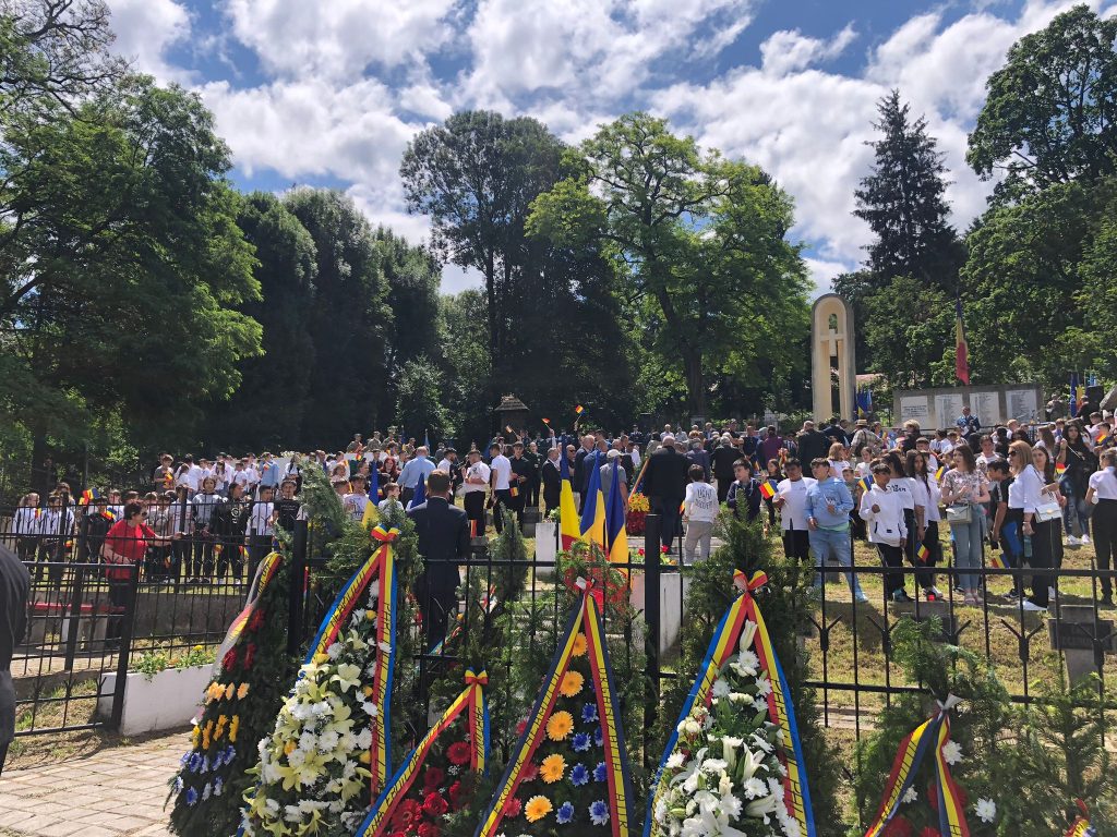 Ceremonialuri militare și religioase dedicate Zilei Eroilor