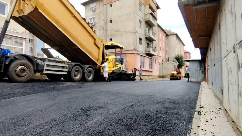 Lucrări de reabilitare a străzii Victoriei din municipiul Mediaș