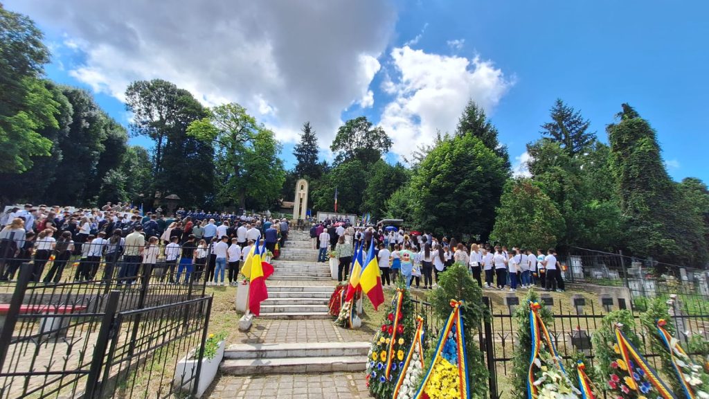 Ceremonialuri militare și religioase dedicate Zilei Eroilor