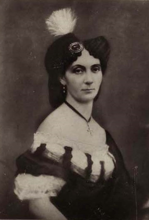 Elena Cuza 