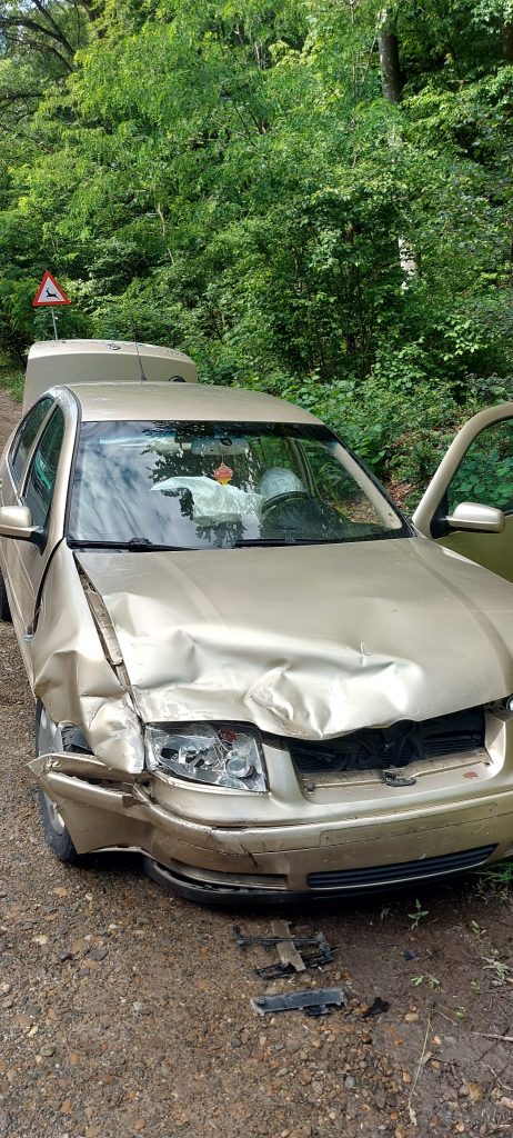 Accident rutier cu trei persoane rănite în Adâncata, județul Suceava