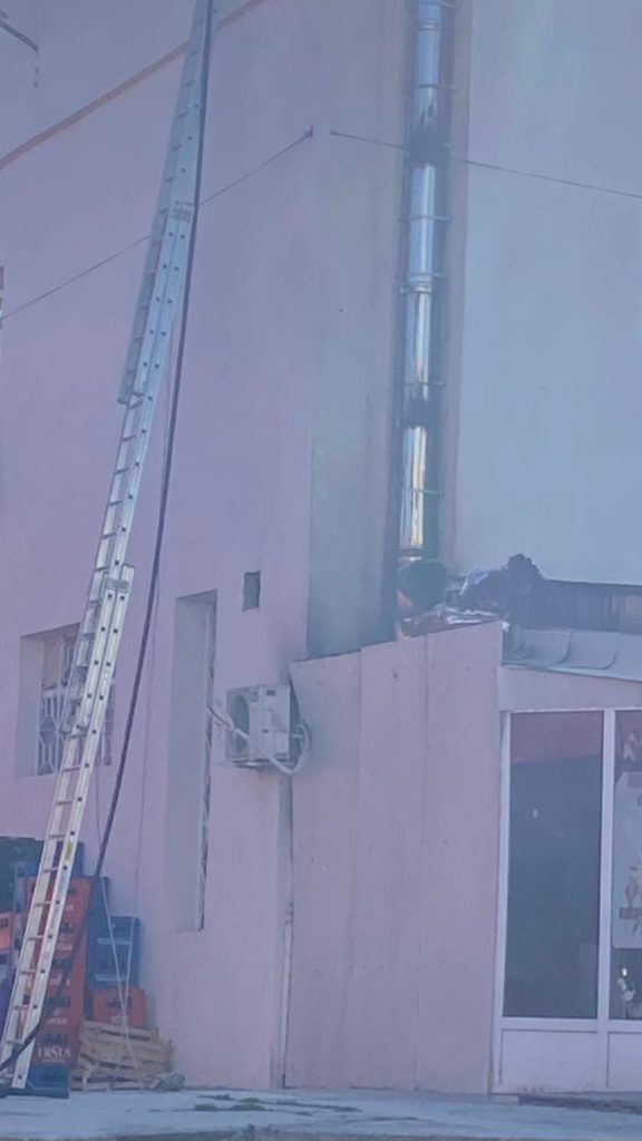 Pompierii din Vaslui au salvat o clădire de la un incendiu!