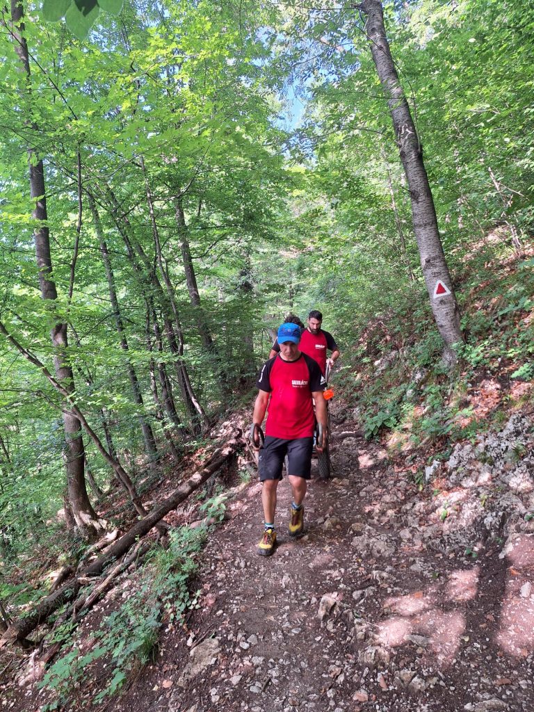 Salvamont Brașov: Cicliști accidentați pe Postăvaru și un foc neconfirmat în pădure, în zona Tâmpa