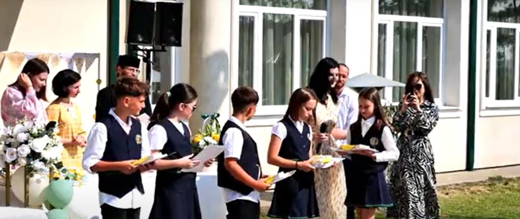 Festivitate de final de an la Școala Gimnazială „Sfântul Ioan cel Nou” din Suceava