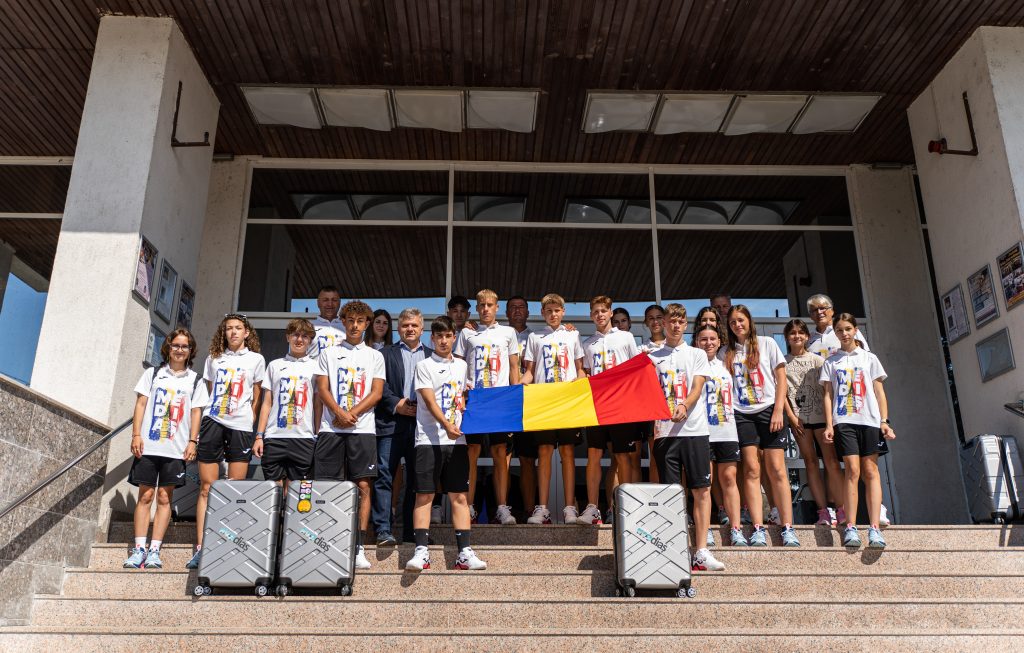 Delegația de tineri sportivi care vor reprezenta orașul Mediaș la cea de-a 56-a ediție a Jocurilor Internaționale ale Copiilor (JIC)