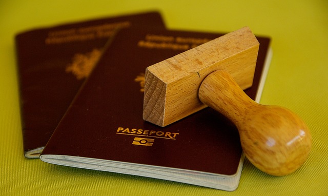 Românii vor fi anunţaţi cu 30 de zile înainte să le expire cartea de identitate