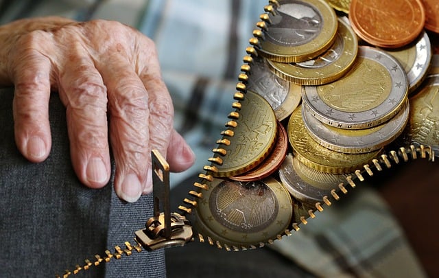 A început listarea deciziilor cu noile pensii