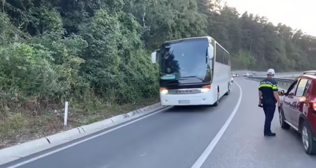Circulația pe DN7 Valea Oltului a fost reluată după finalizarea lucrărilor cu două zile înainte de termen