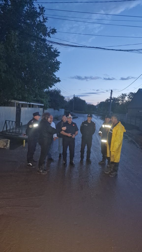 Două tabere destinate persoanelor evacuate