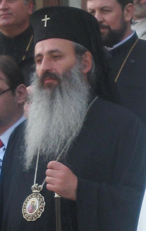 Părintele Teofan, Mitropolitul Moldovei şi Bucovinei, împlineşte astăzi 65 de ani.