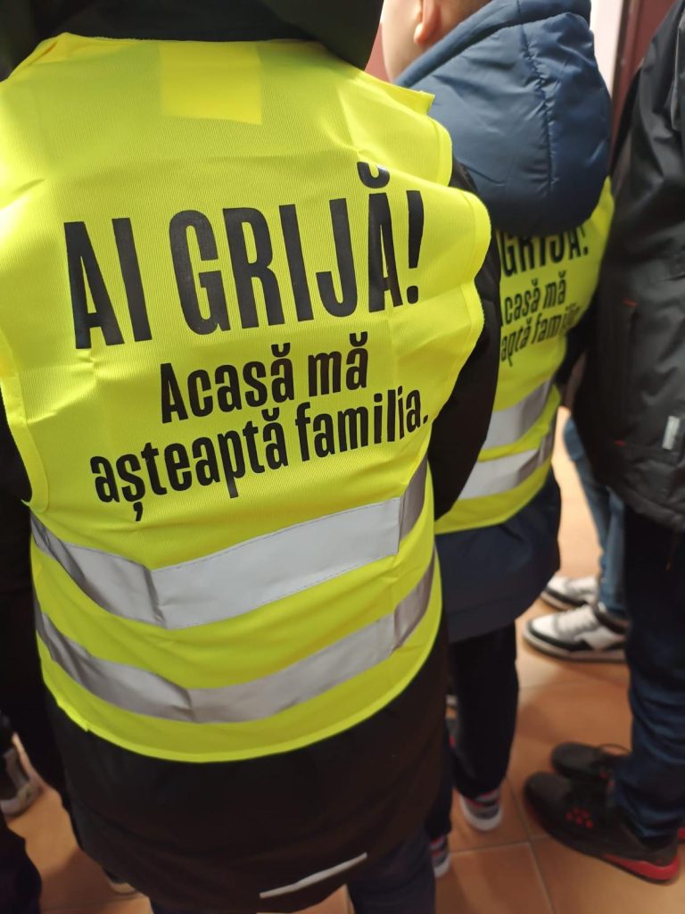 Gândește! Fii isteț, fă-te văzut