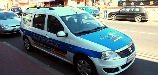Poliția Locală Suceava continuă acțiunile de ridicare a mașinilor abandonate 