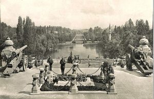Monument dedicat soldaților căzuți pe front