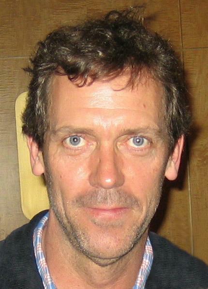 Această imagine are atributul alt gol; numele fișierului este Hugh_Laurie_Actors_Guild.jpg